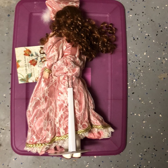 Hannah Doll - Picture 3 of 9